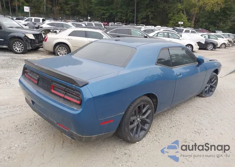 2022 Dodge Challenger Sxt z USA, uszkodzony, nr VIN 2C3CDZAG8NH132190